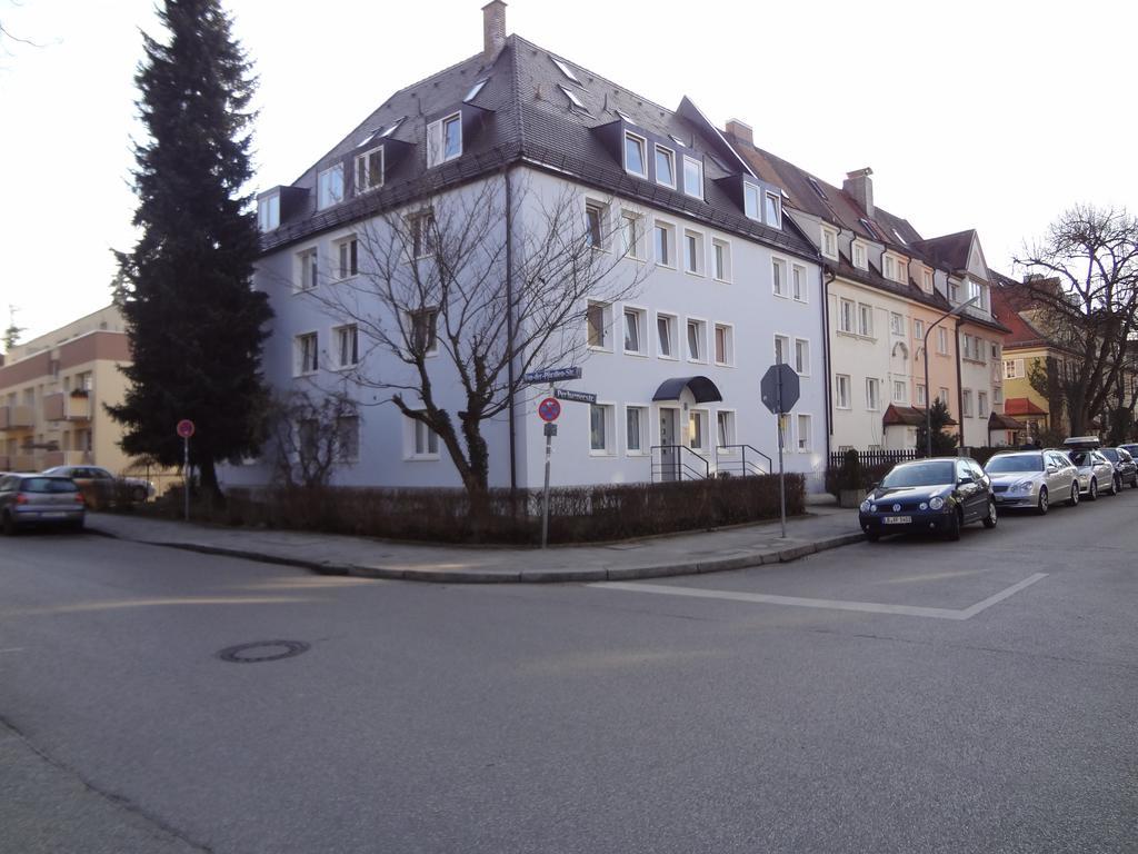 Boardinghouse Munchen-Laim Hotel Bagian luar foto