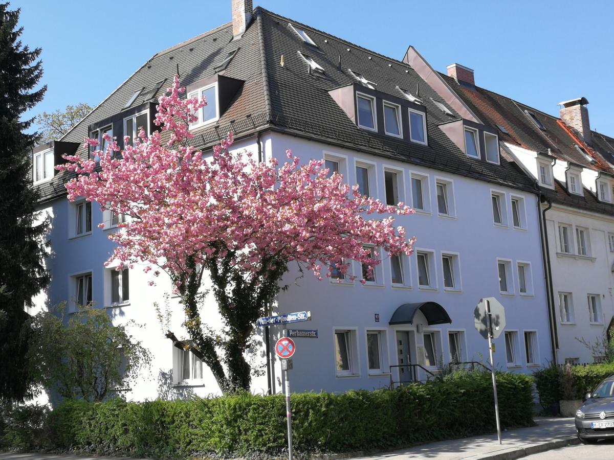 Boardinghouse Munchen-Laim Hotel Bagian luar foto